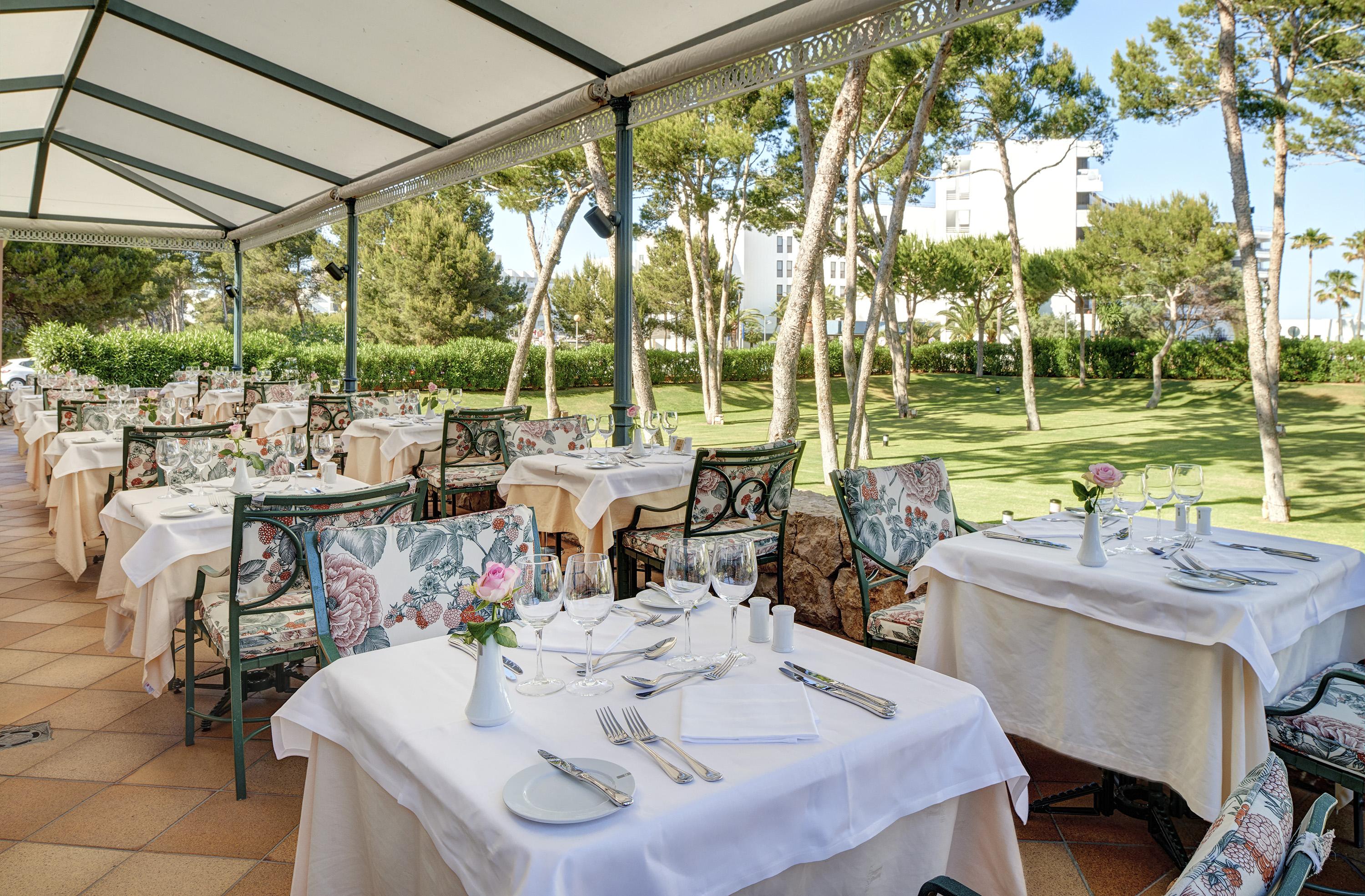 Hipotels Hipocampo Palace&Spa Cala Millor  Exterior foto Restaurant at the hotel