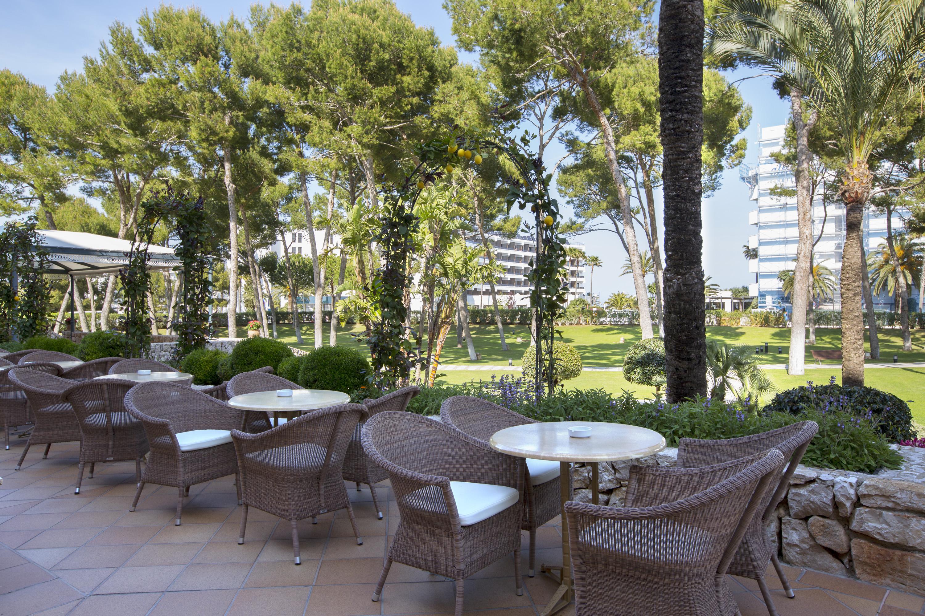 Hipotels Hipocampo Palace&Spa Cala Millor  Exterior foto The hotel's gardens