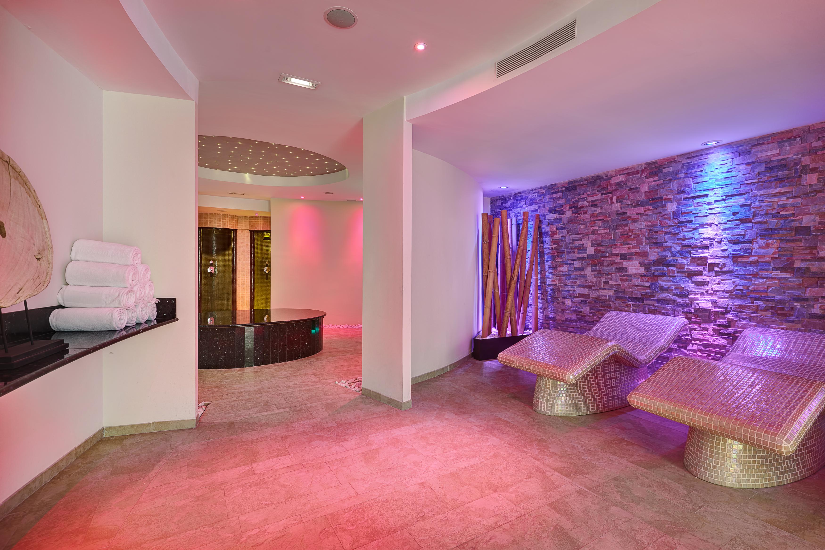 Hipotels Hipocampo Palace&Spa Cala Millor  Exterior foto Spa at the Hotel